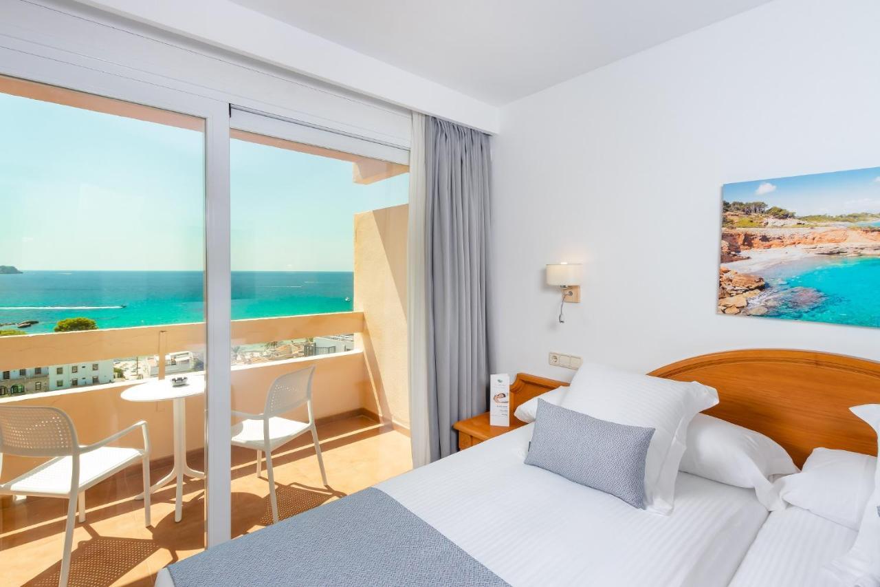 Superior Double Room with Sea View and Balcony