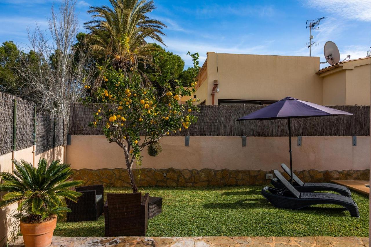 Three-Bedroom House,1039122196:JPEG