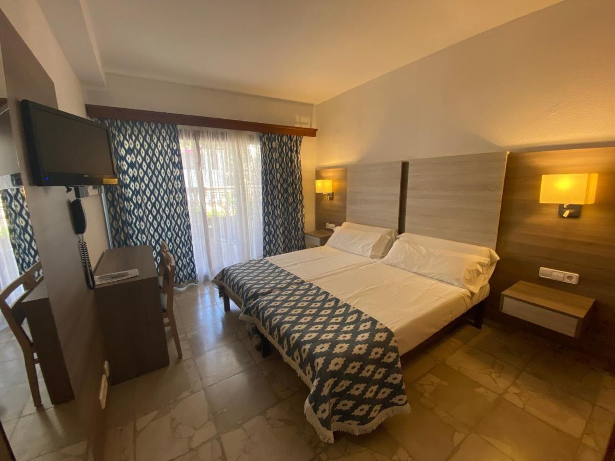 Superior Twin Room with City View