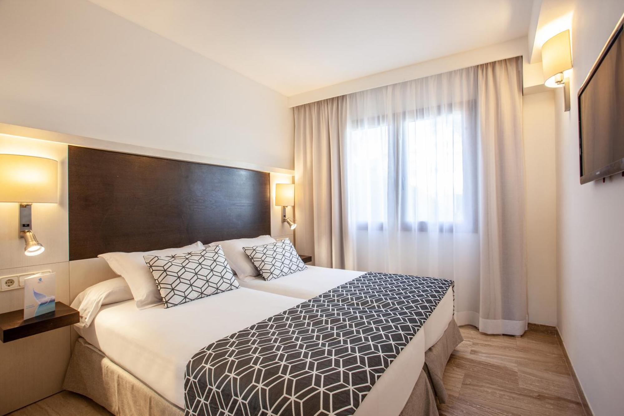 One-Bedroom Apartment with Side Sea View (2 Adults),1207455256:JPEG