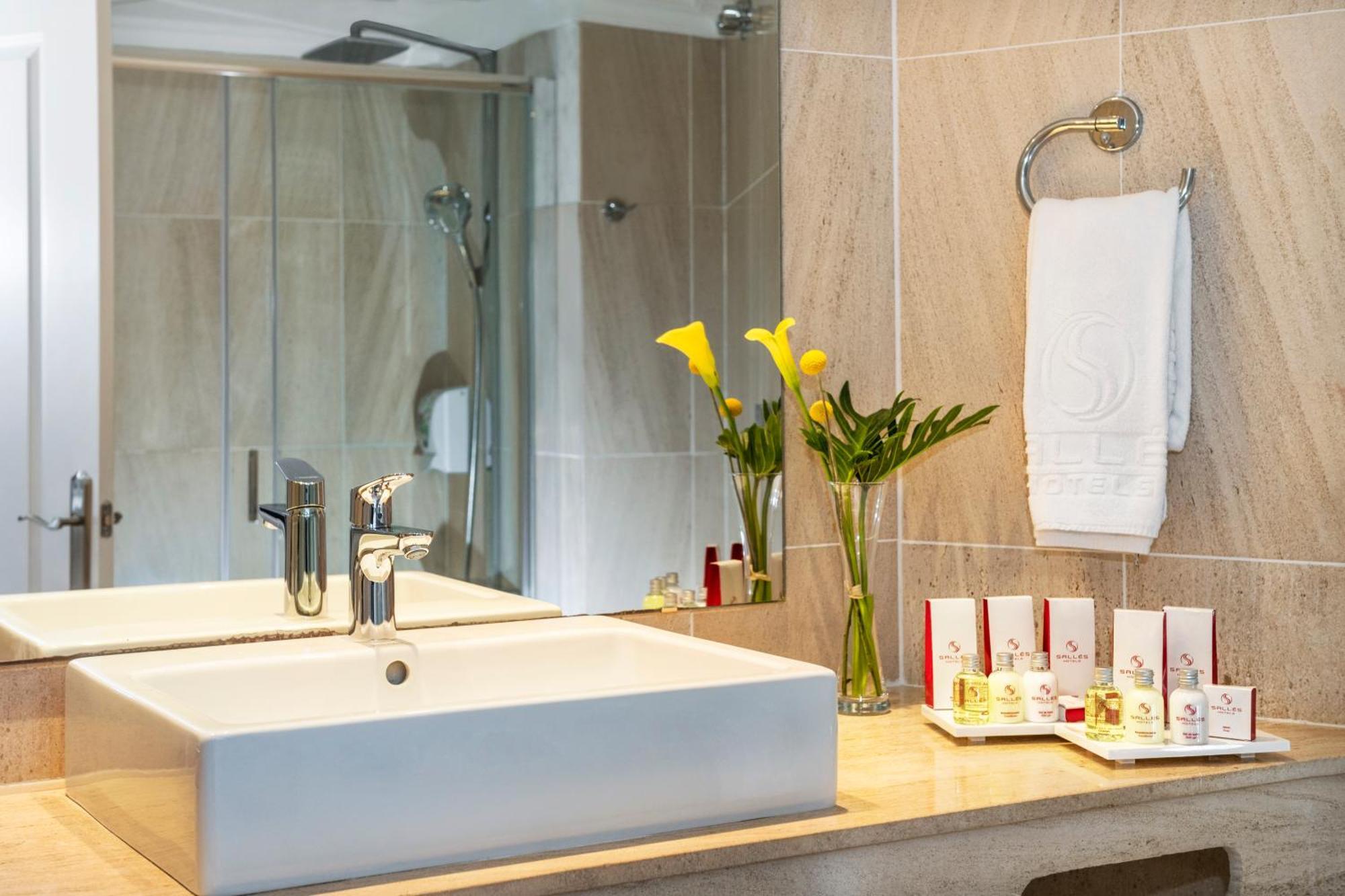 Deluxe Room Spa Access