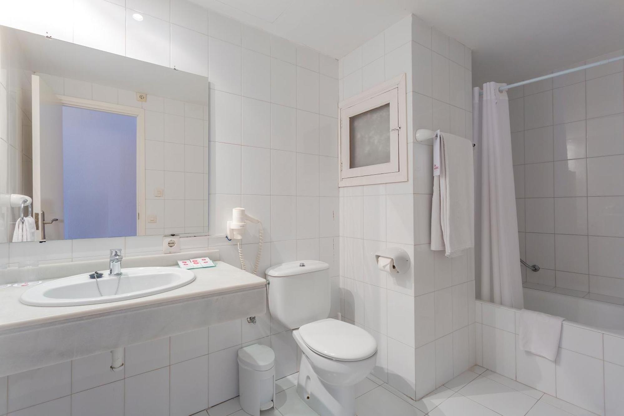 Tweepersoonskamer met Woonkamer en Balkon