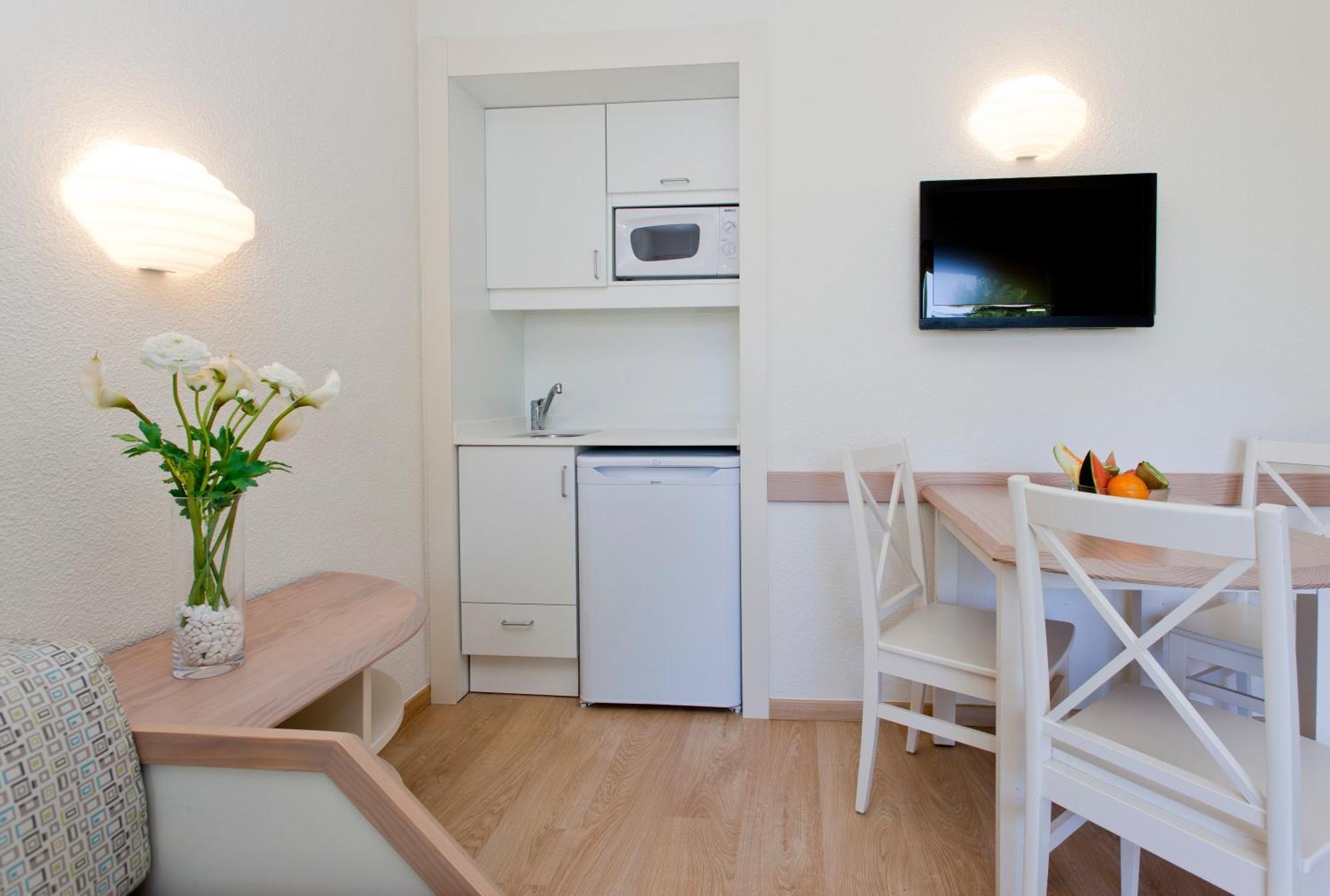 Apartment mit Balkon