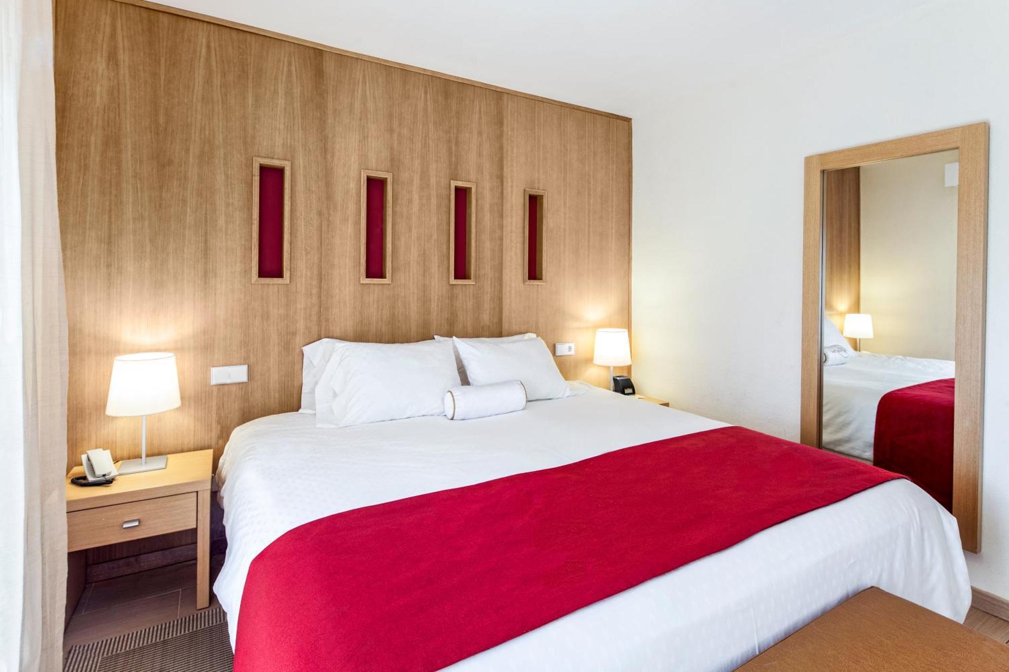 Three-Bedroom Apartment,1272315178:JPEG