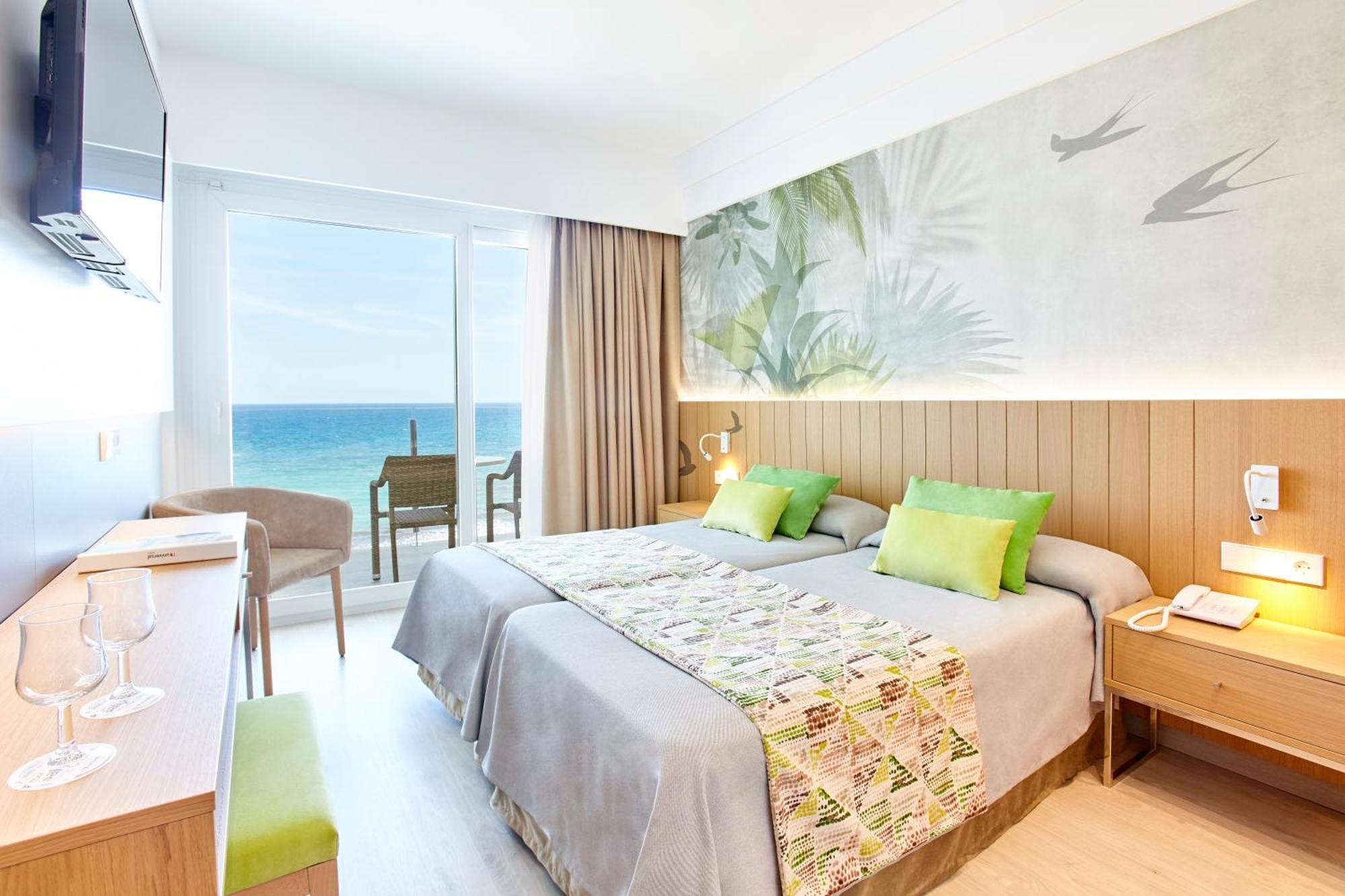 Chambre Lits Jumeaux (2 Adultes + 1 Enfant) - Vue sur Mer