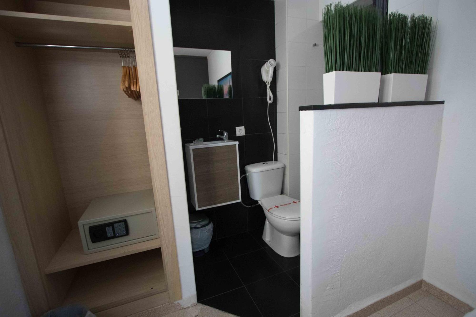 Single Room Annex Building,1590334235:JPEG