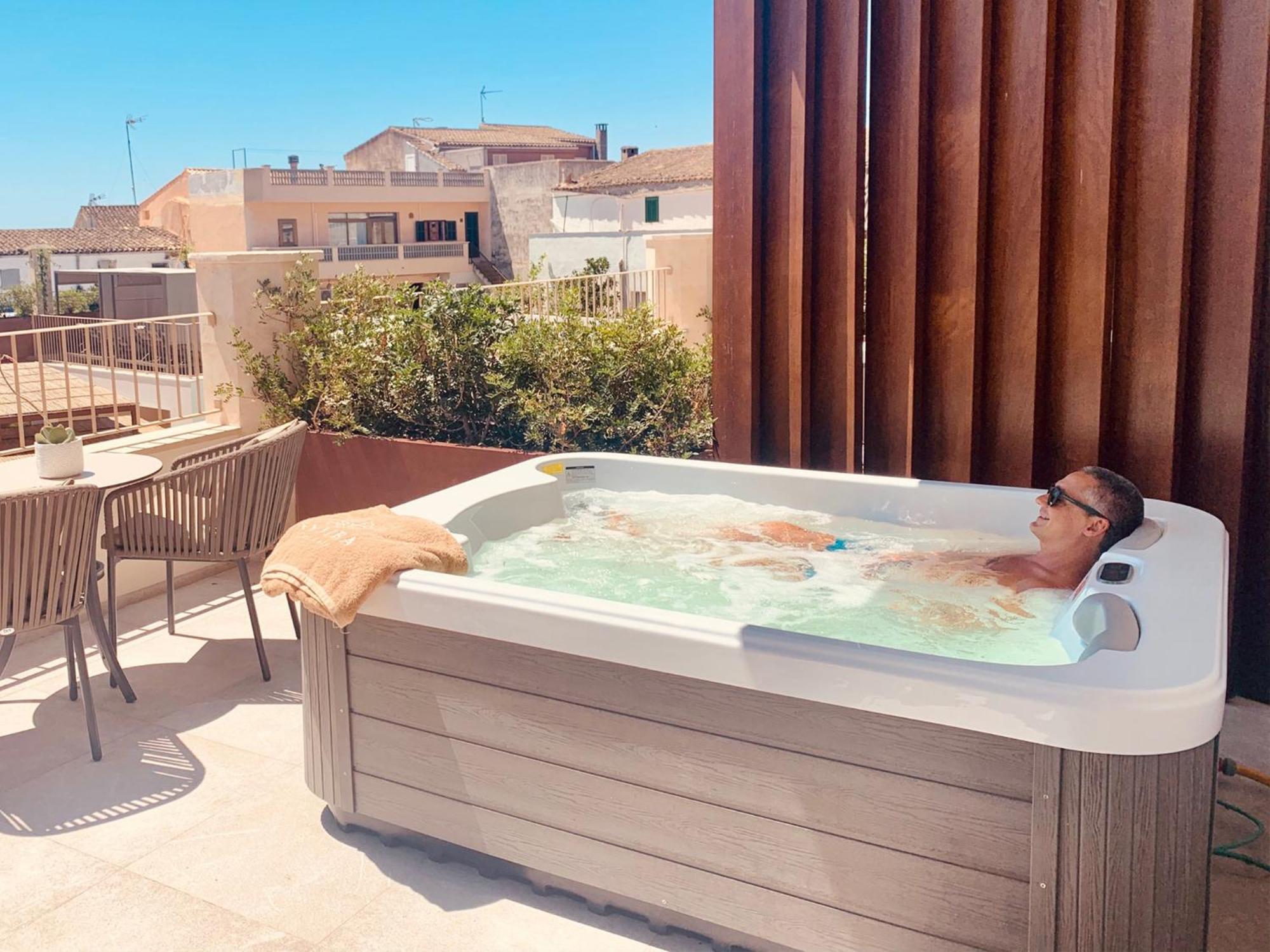 Deluxe Double Room Whirlpool Bath Terrace