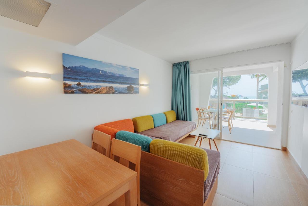 Two-Bedroom Apartment Sea View