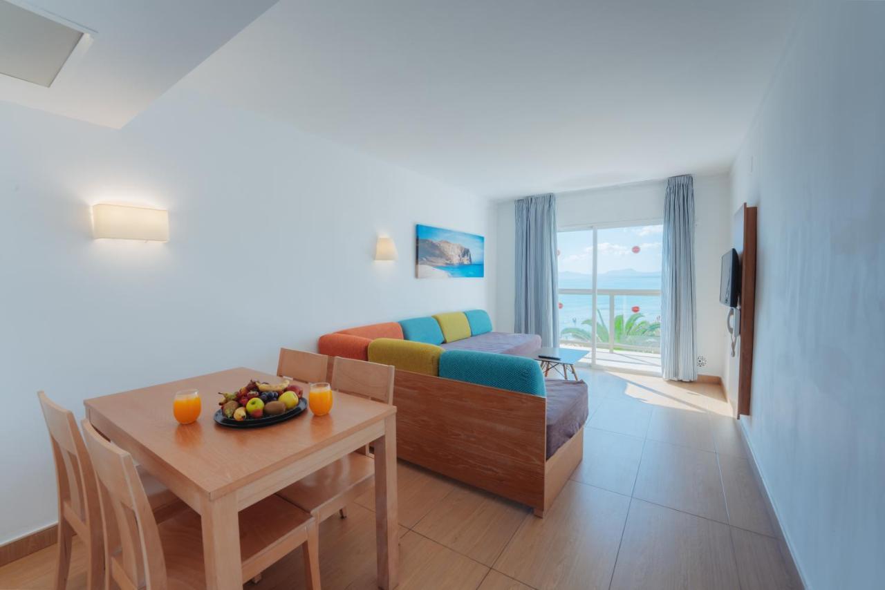 One-Bedroom Apartment Sea View