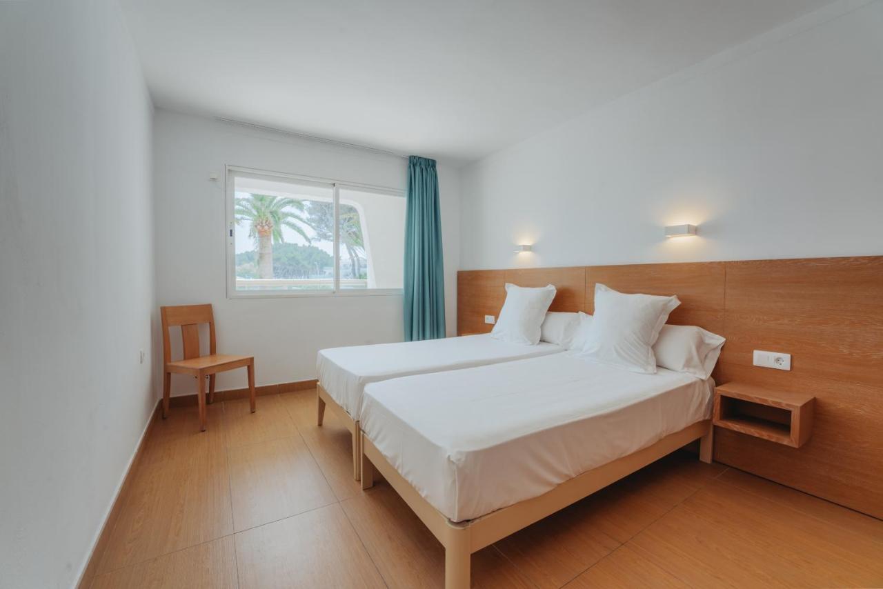 Two-Bedroom Apartment Sea View