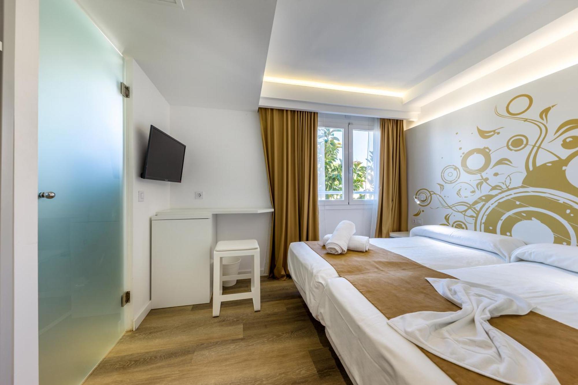 Budget Double Room,1306813522:JPEG