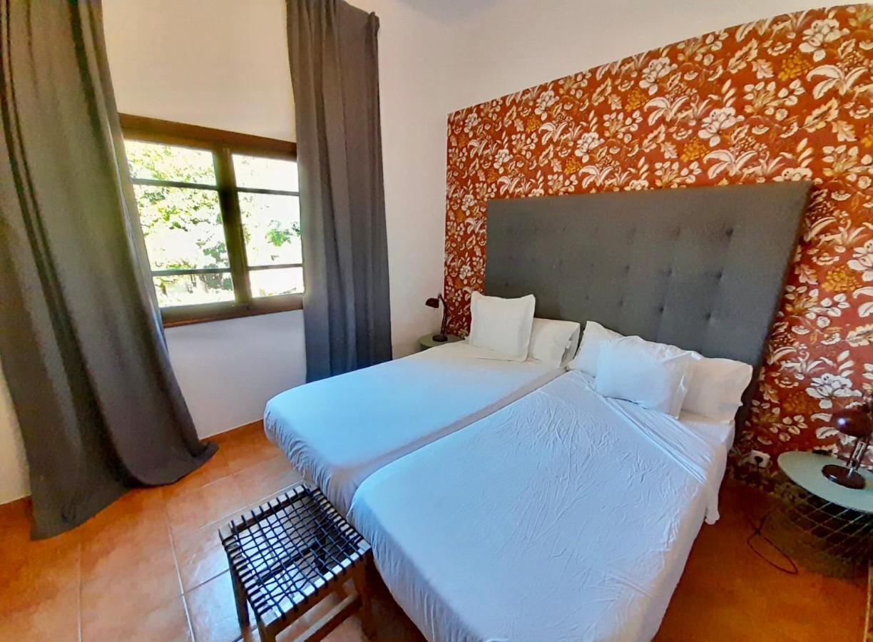 Double or Twin Room Private Bathroom