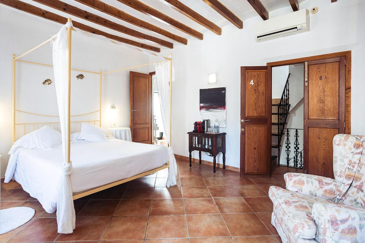 Double Room with Balcony,1385884514:JPEG