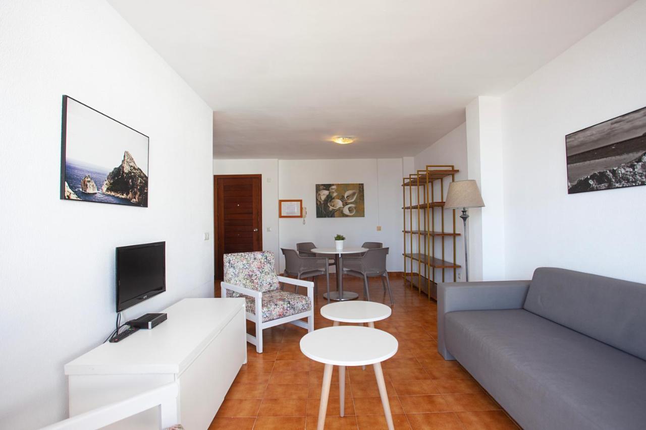 Three-Bedroom Apartment,1398149597:JPEG