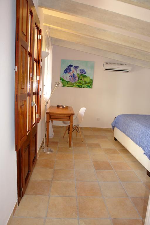 Two-Bedroom House,141452010:JPEG