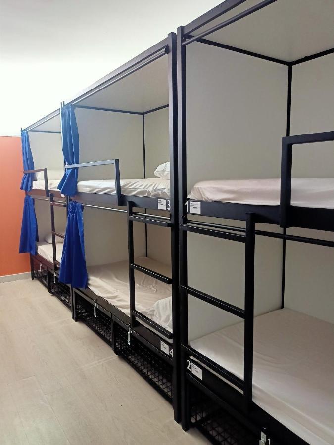 Posto Letto in Dormitorio Misto con 10 Letti