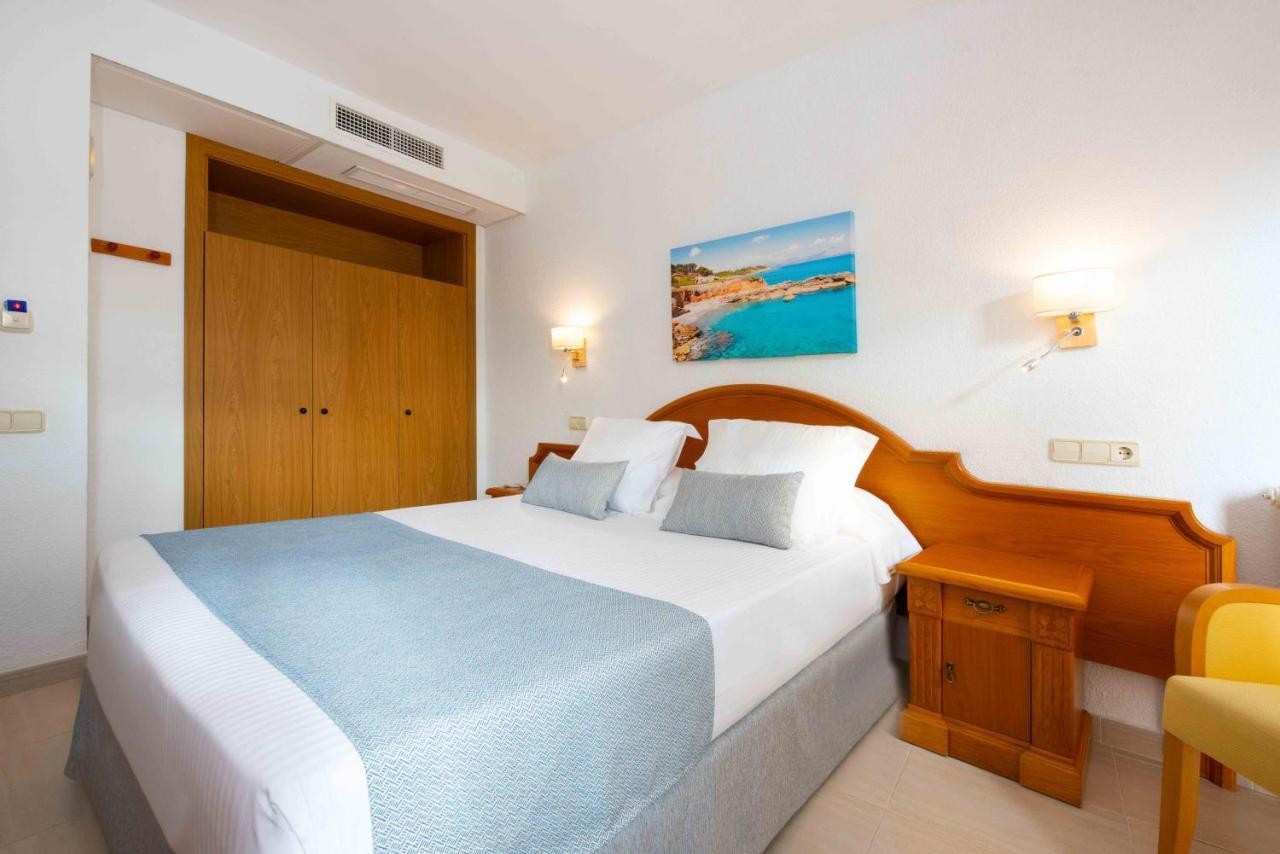 Twin Room with Pool View