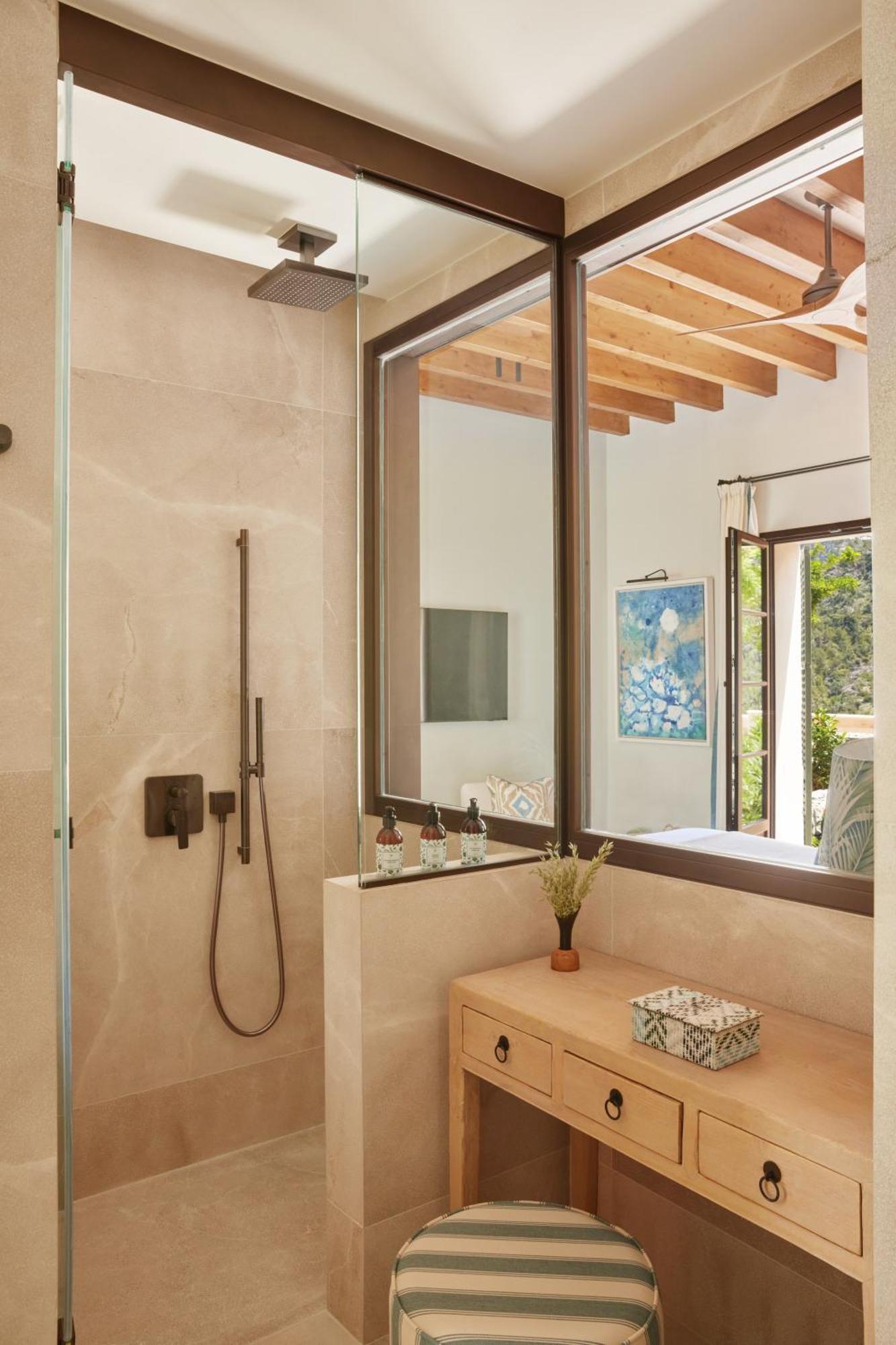 Deluxe Double or Twin Room Mountain View
