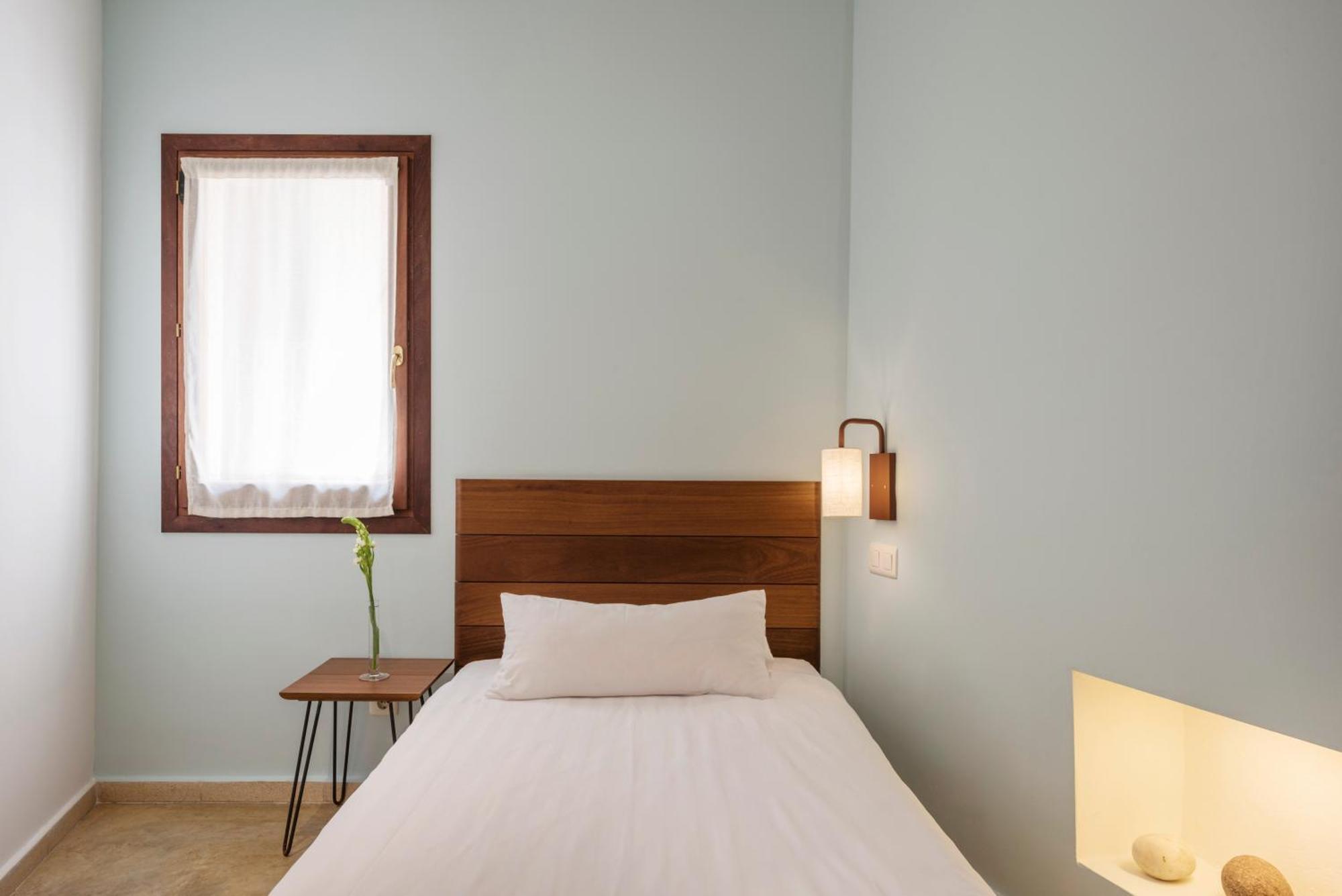 Standard Single Room,1533540655:JPEG