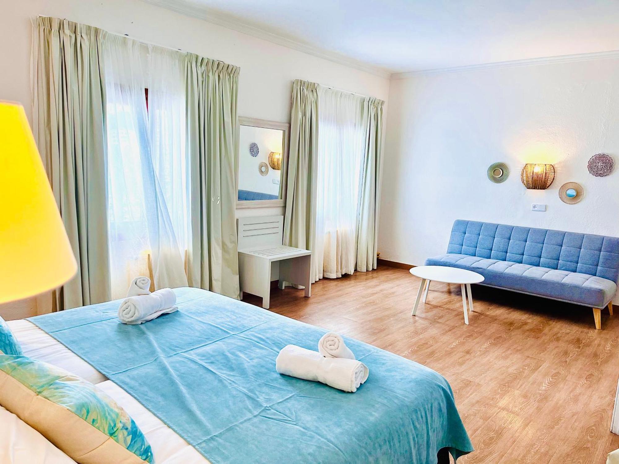 Chambre Double ou Lits Jumeaux - Vue sur Mer - Sans Balcon