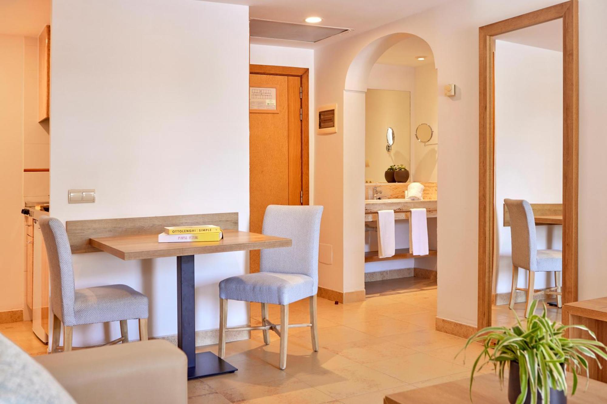One-Bedroom Suite,1545001525:JPEG