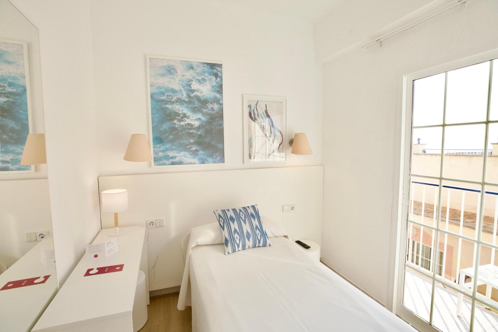 Single Room Balcony