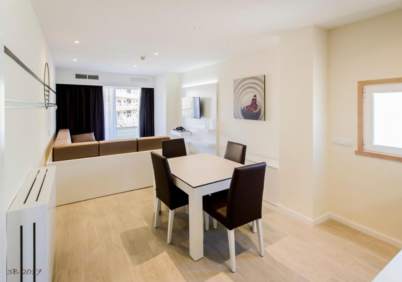 Premier One-Bedroom Apartment with City View