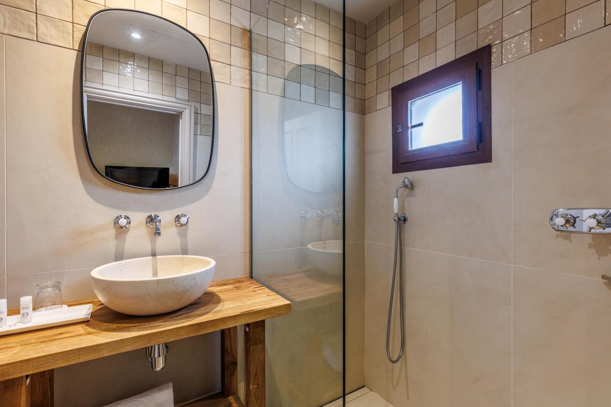 Single Room,1587498275:JPEG