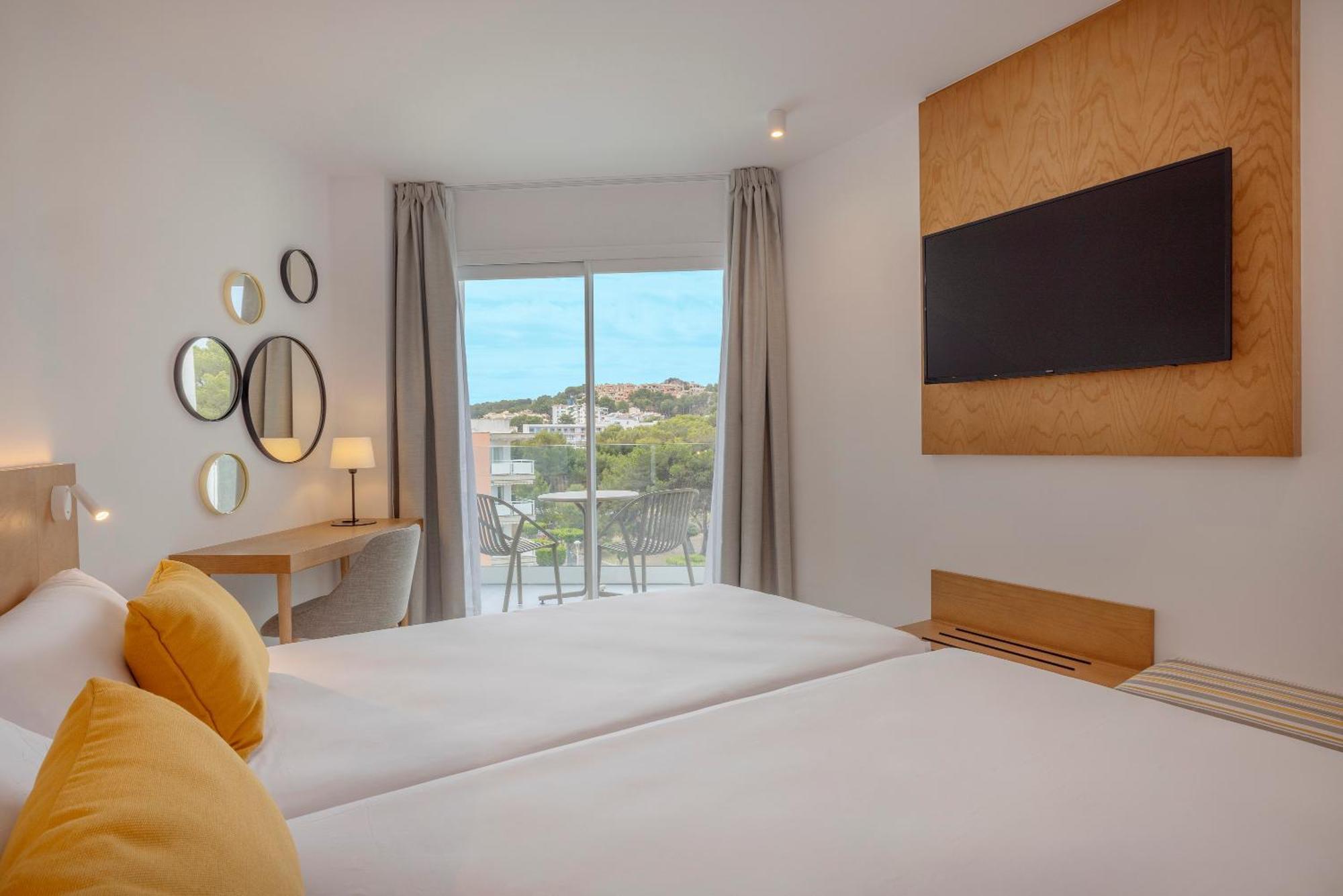 Twin Room Balcony,1592149812:JPEG