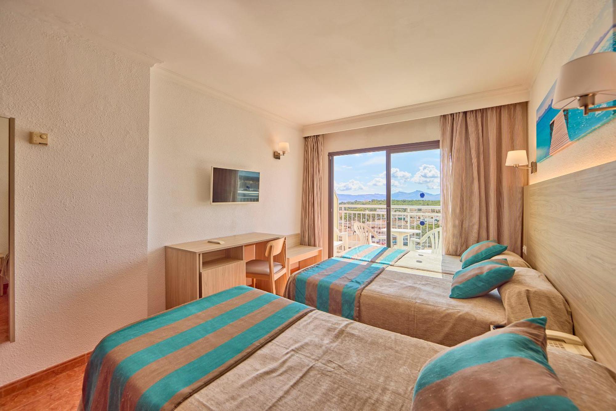 Triple Room (2 Adults + 1 Child),1594677294:JPEG
