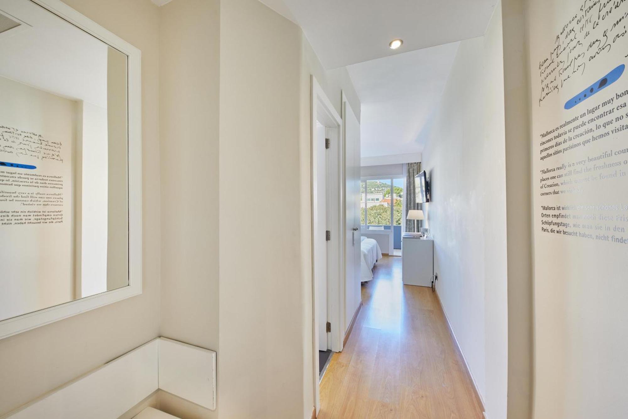 Double or Twin Room with Balcony,1602950067:JPEG