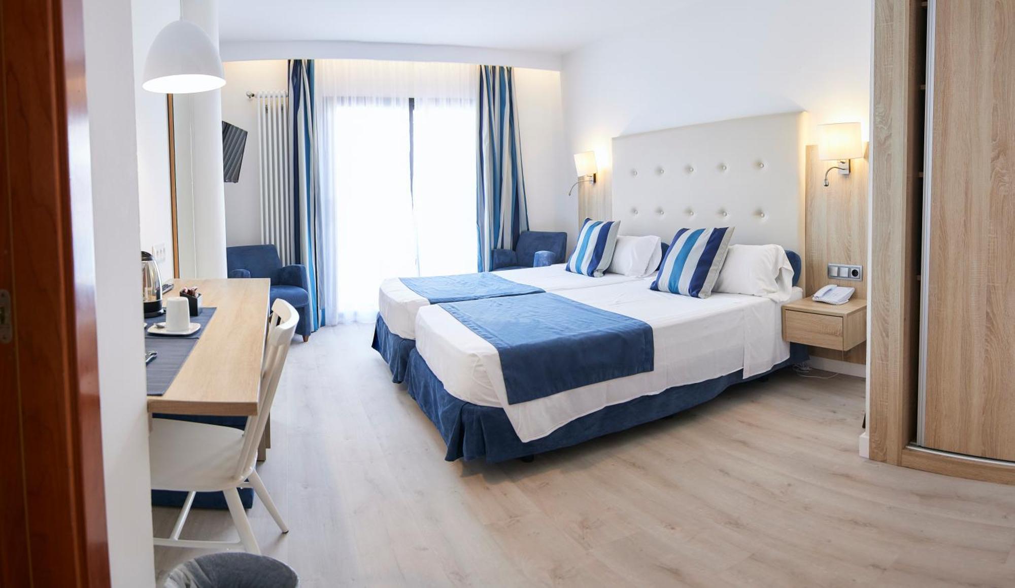 Comfort Double Room balcony lateral Sea View