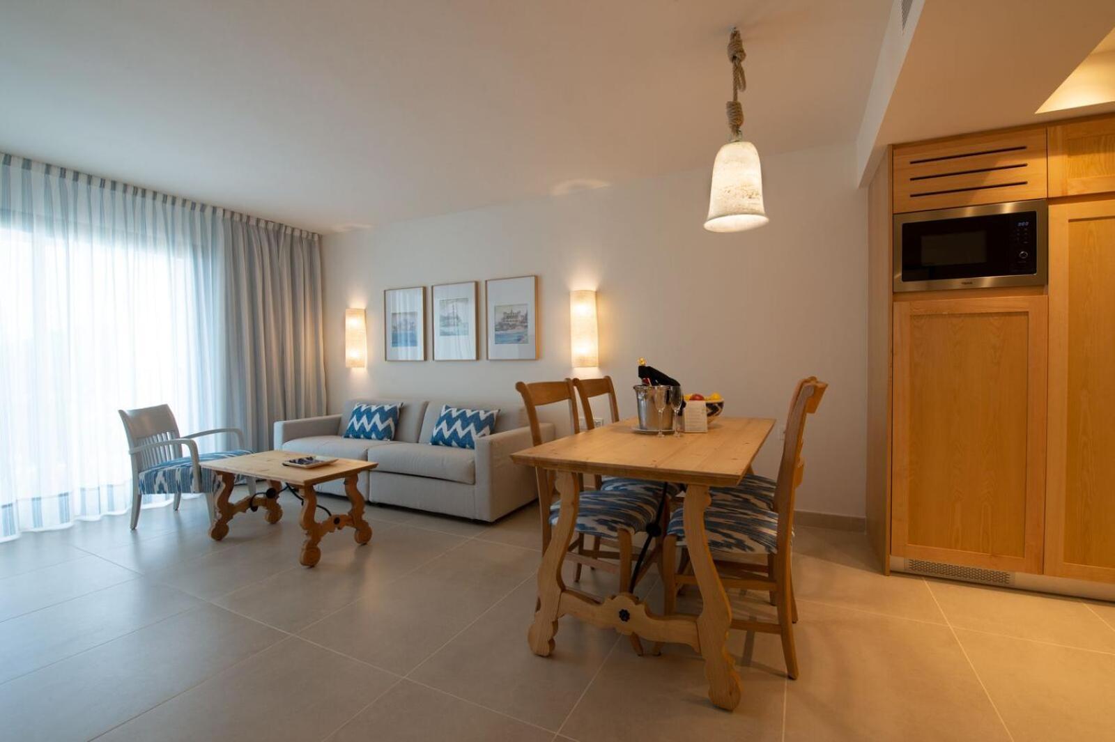 Deluxe Apartment