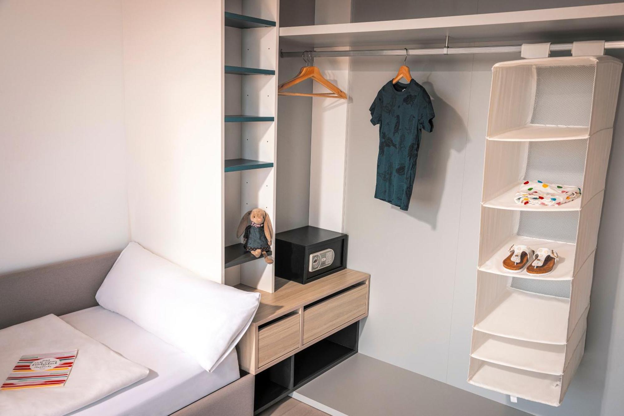 Appartement met Uitzicht op het Zwembad (3 Volwassenen)
