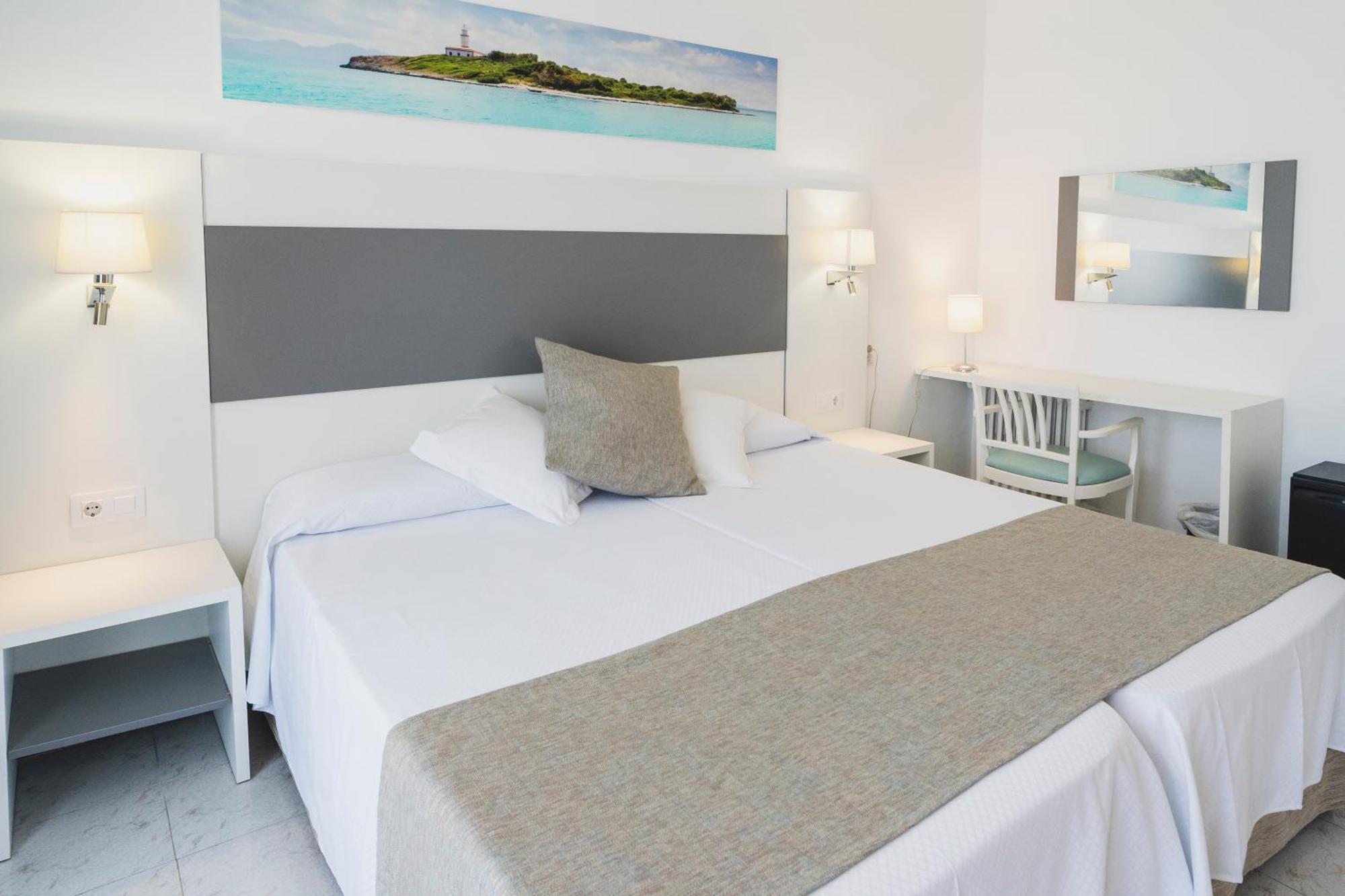 Small Double Room,1646888683:JPEG