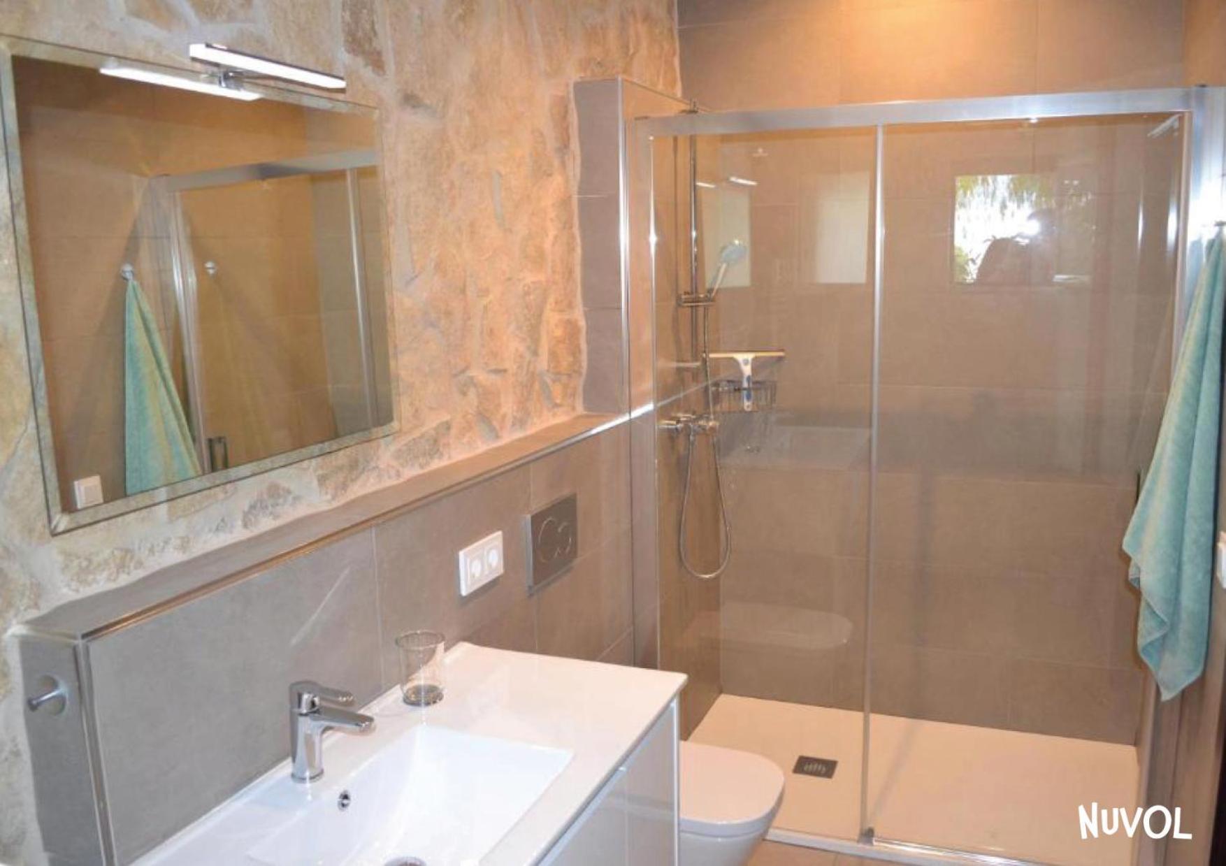 Apartamento con vistas a la piscina