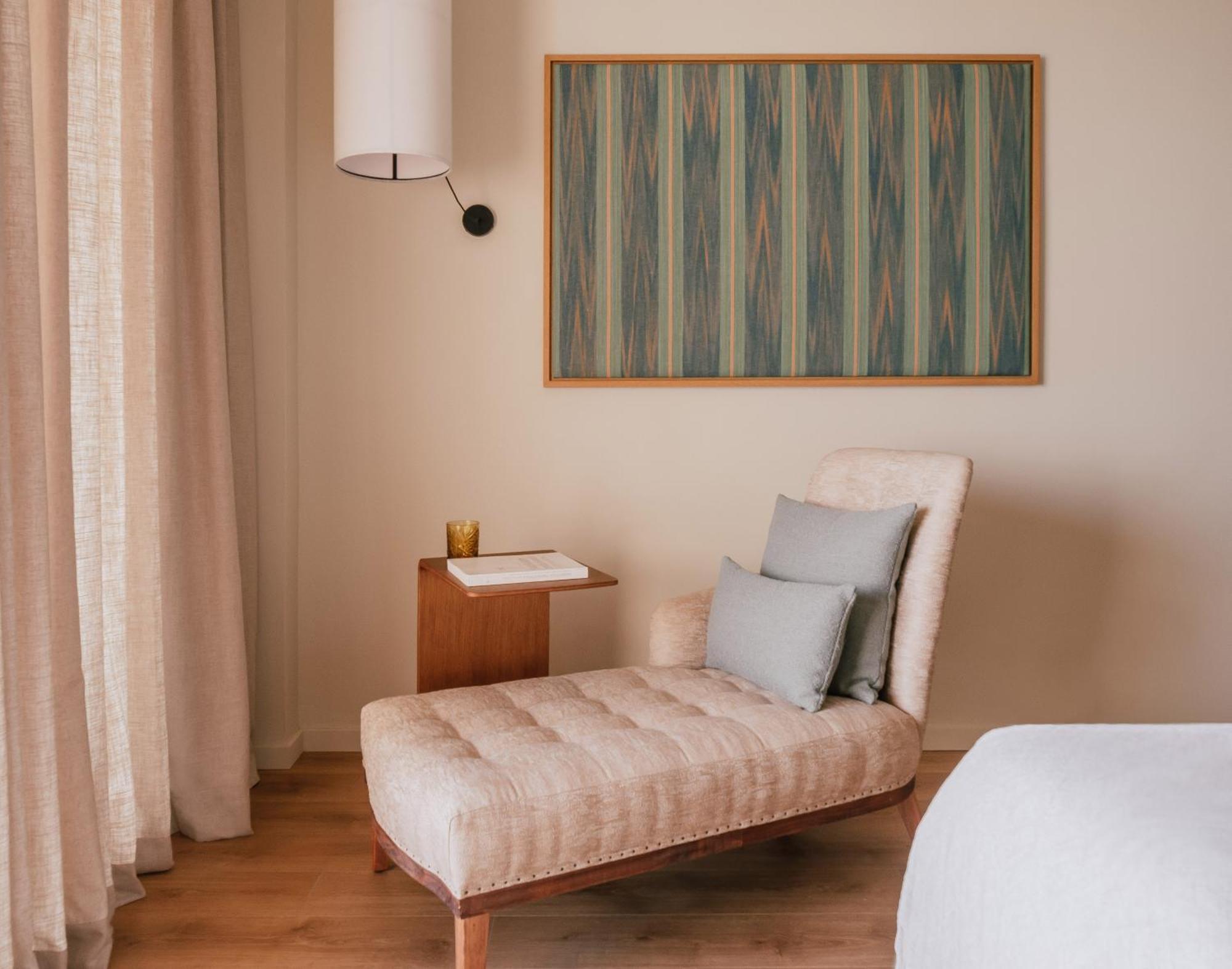 Deluxe Room,1662974173:JPEG