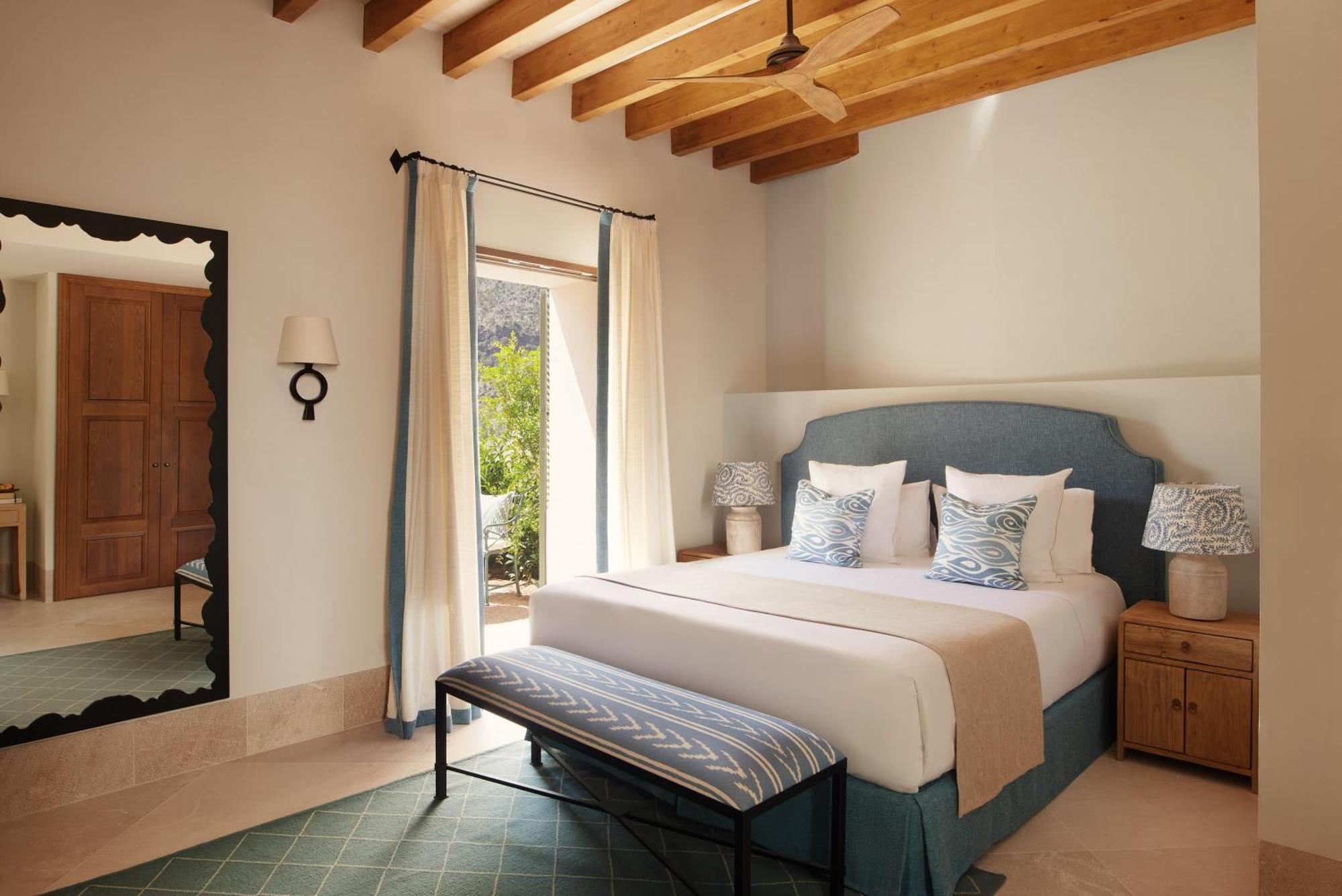 Deluxe Double or Twin Room Mountain View