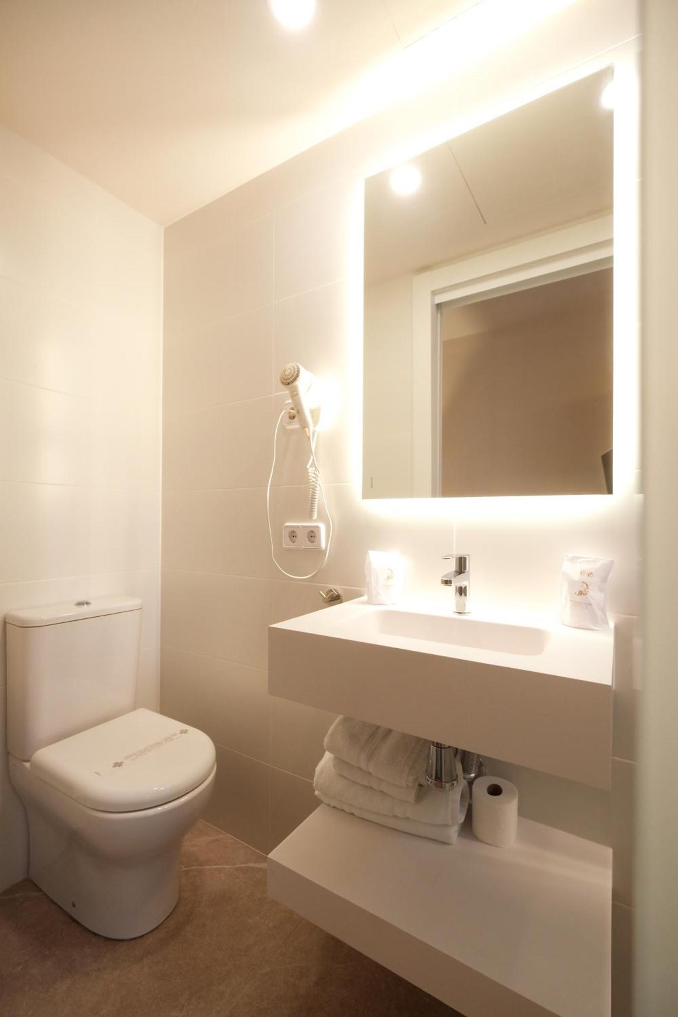 Economy Double Room,1661646215:JPEG