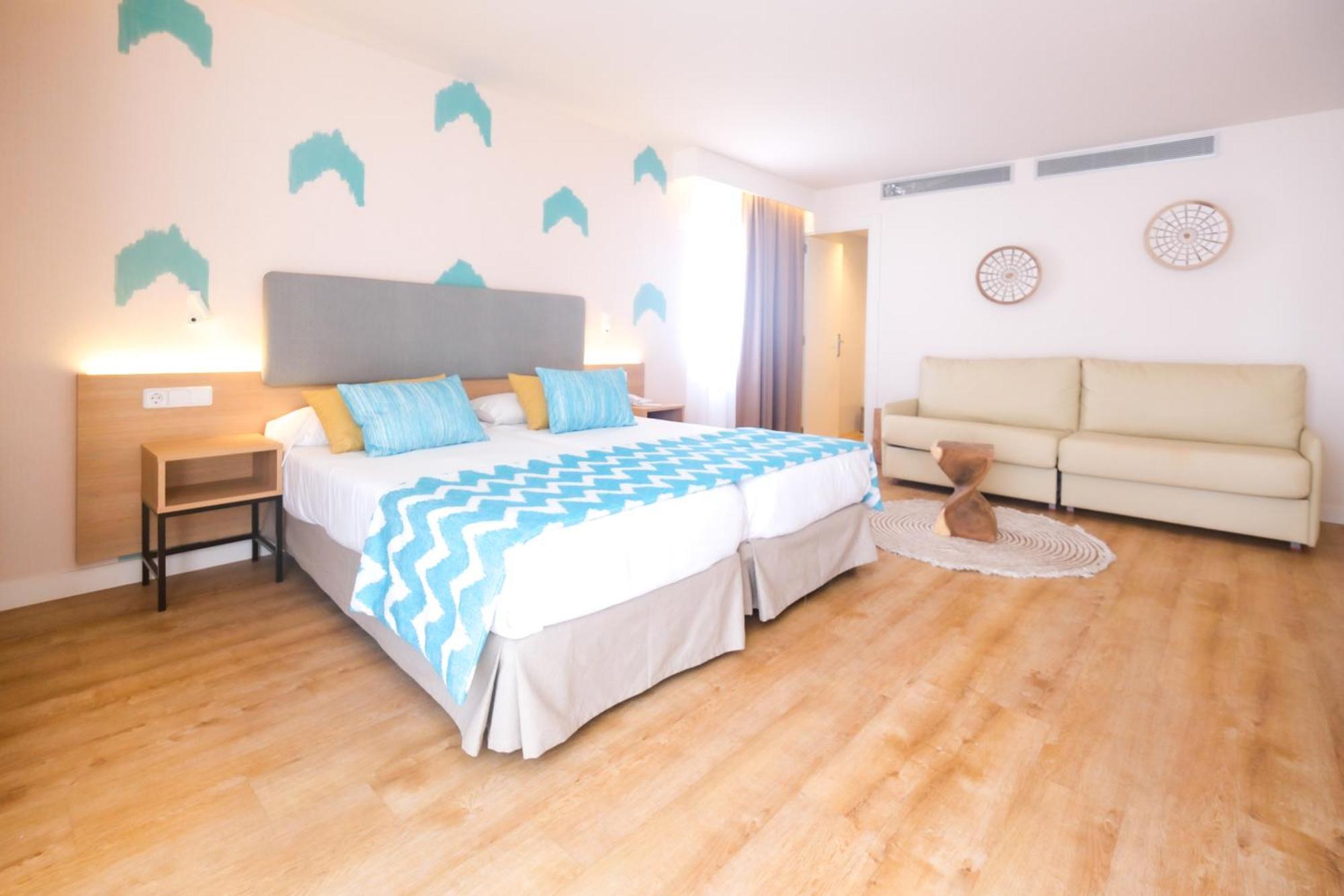 Suite,1661646218:JPEG