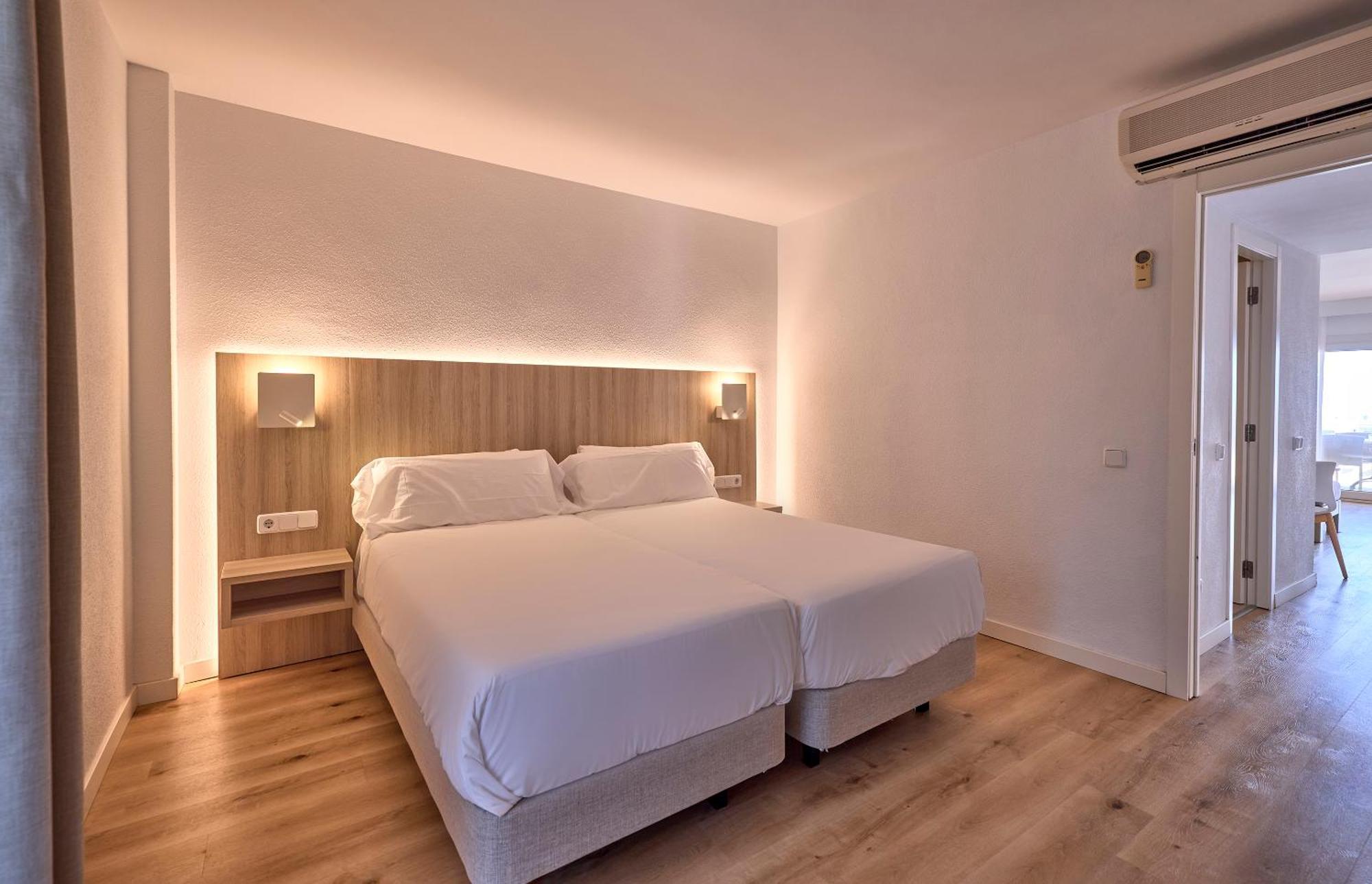 One-Bedroom Apartment Sea View