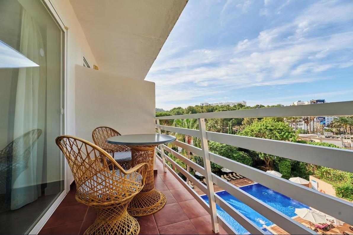 Chambre Double - Vue sur Piscine