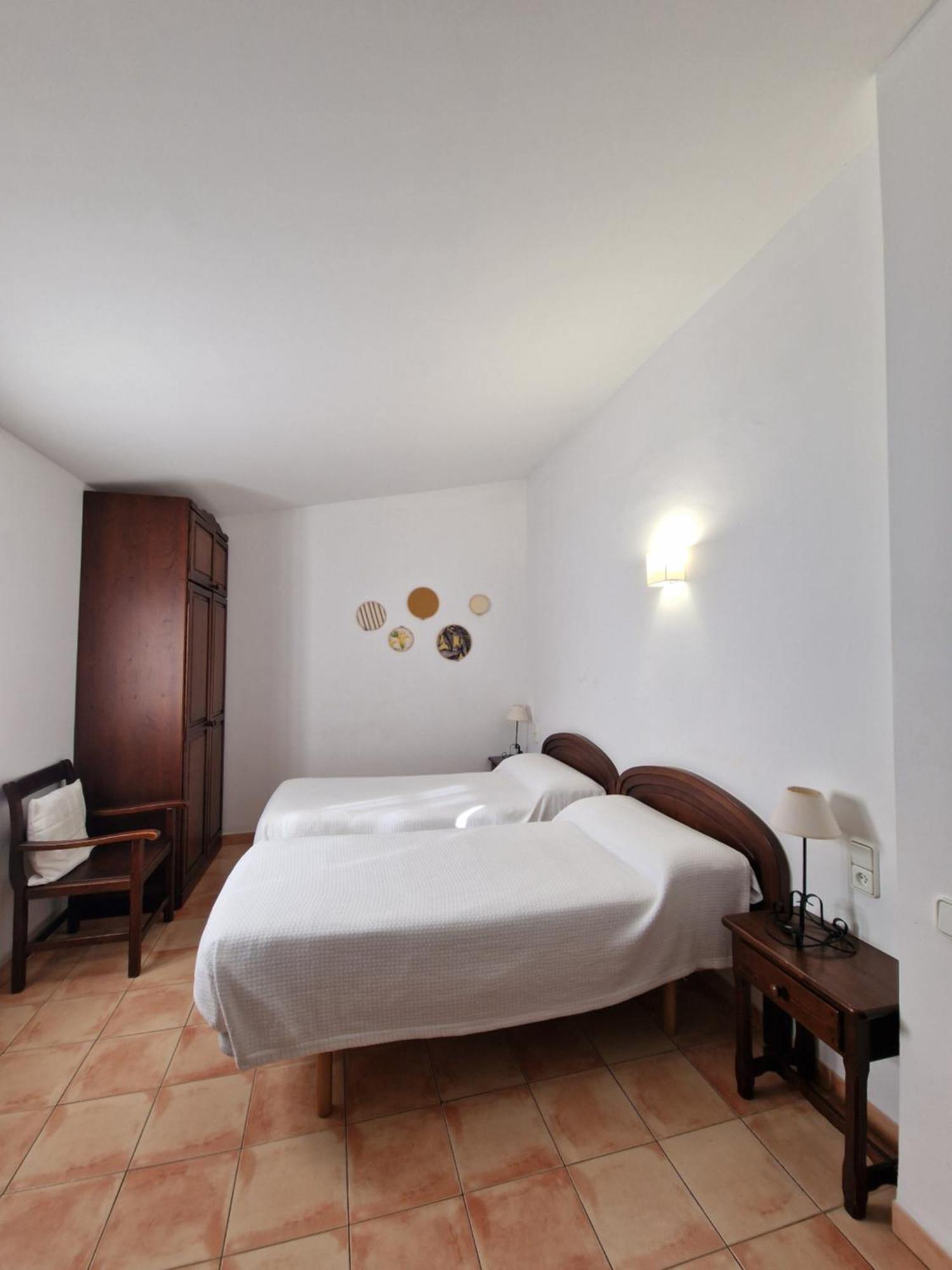 Twin Room,1742719941:JPEG