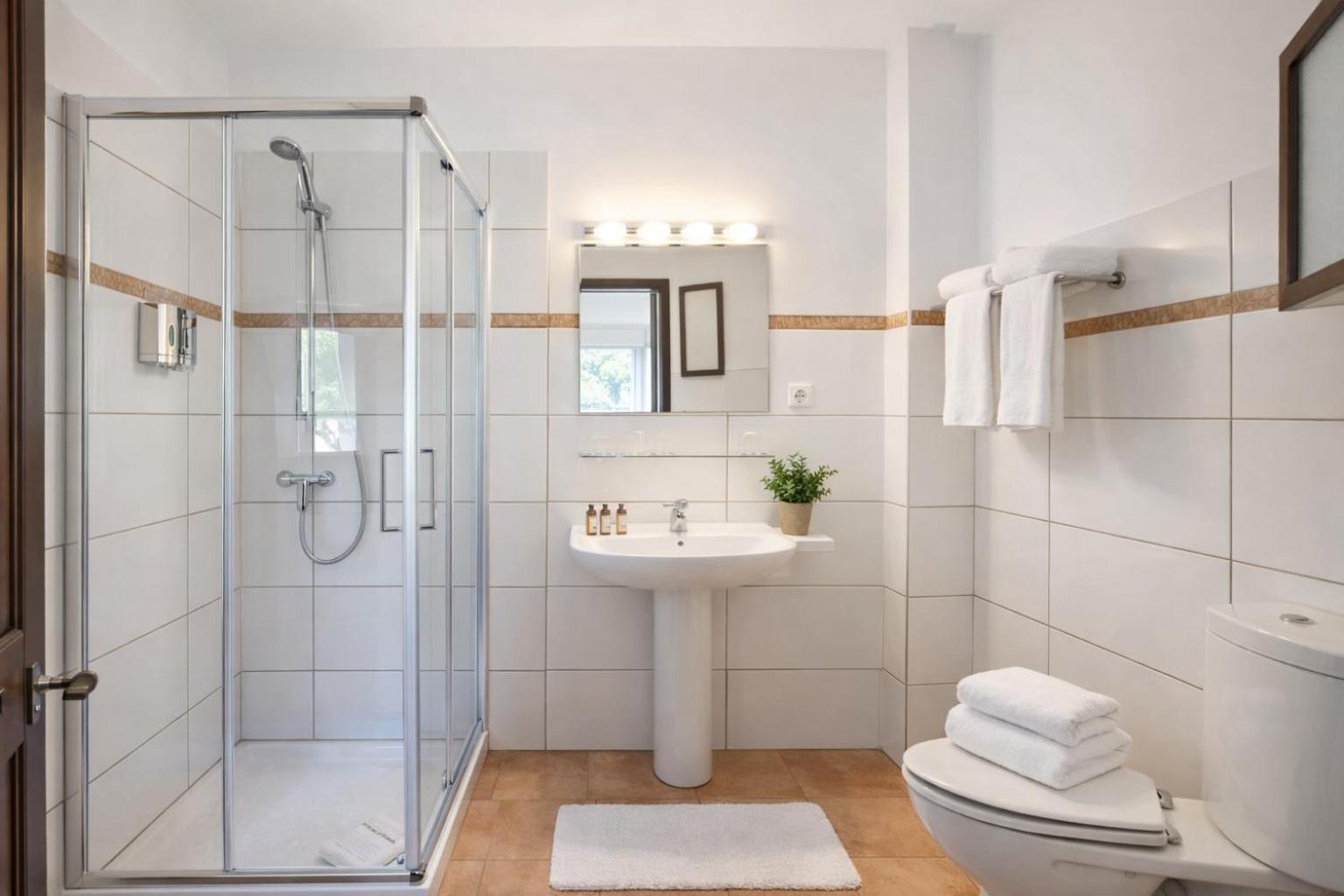 Double Room Private External Bathroom