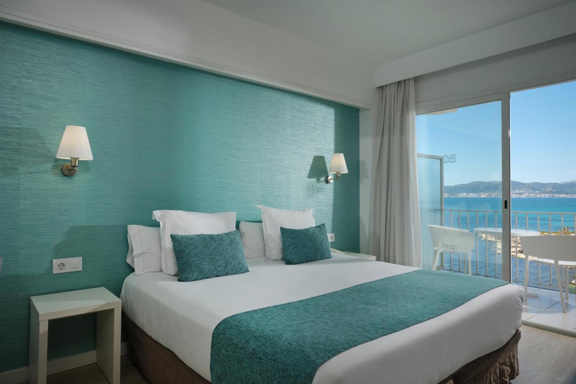 Double or Twin Room Sea View
