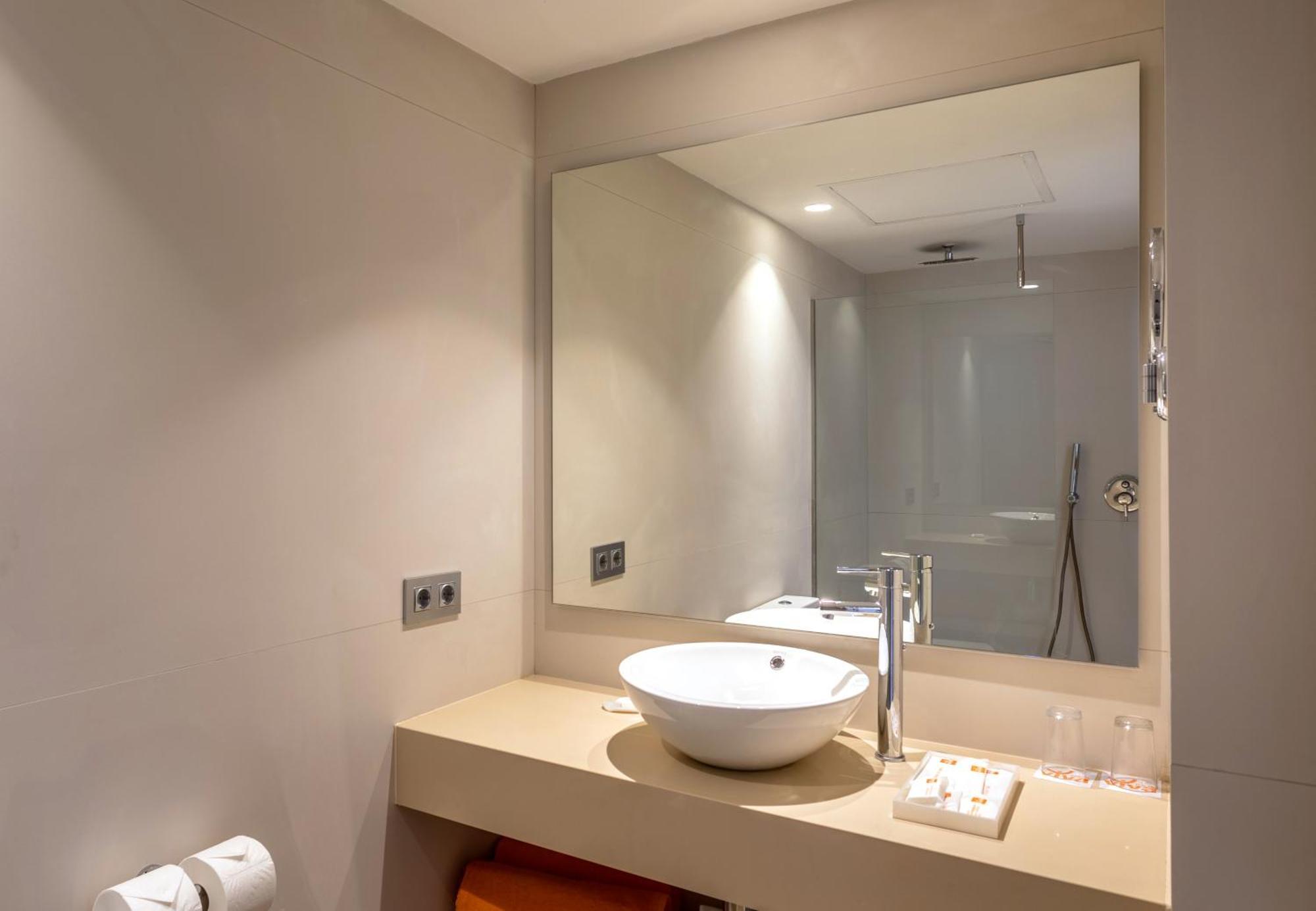 Double Room,1769504965:JPEG
