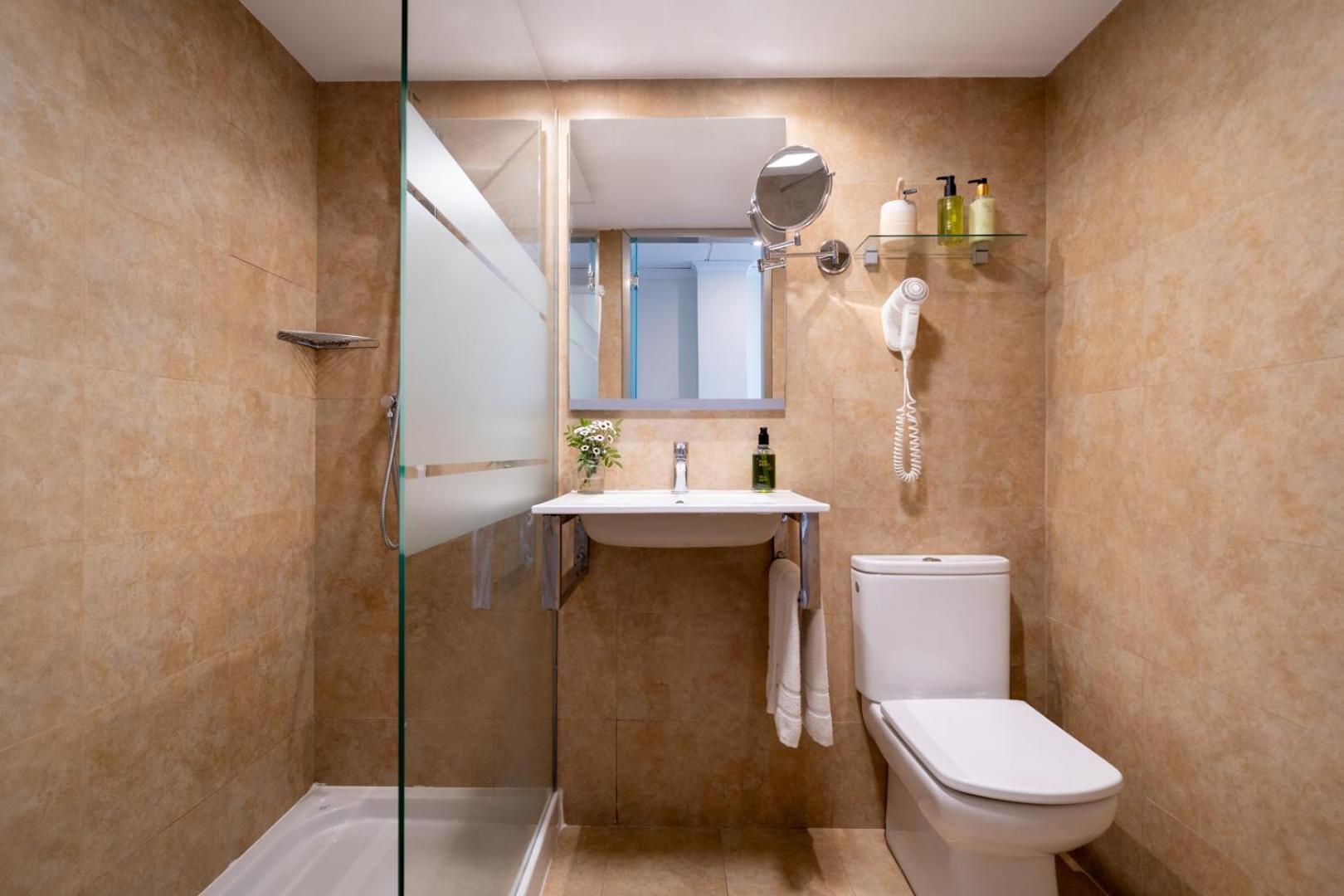 Budget Twin Room Balcony