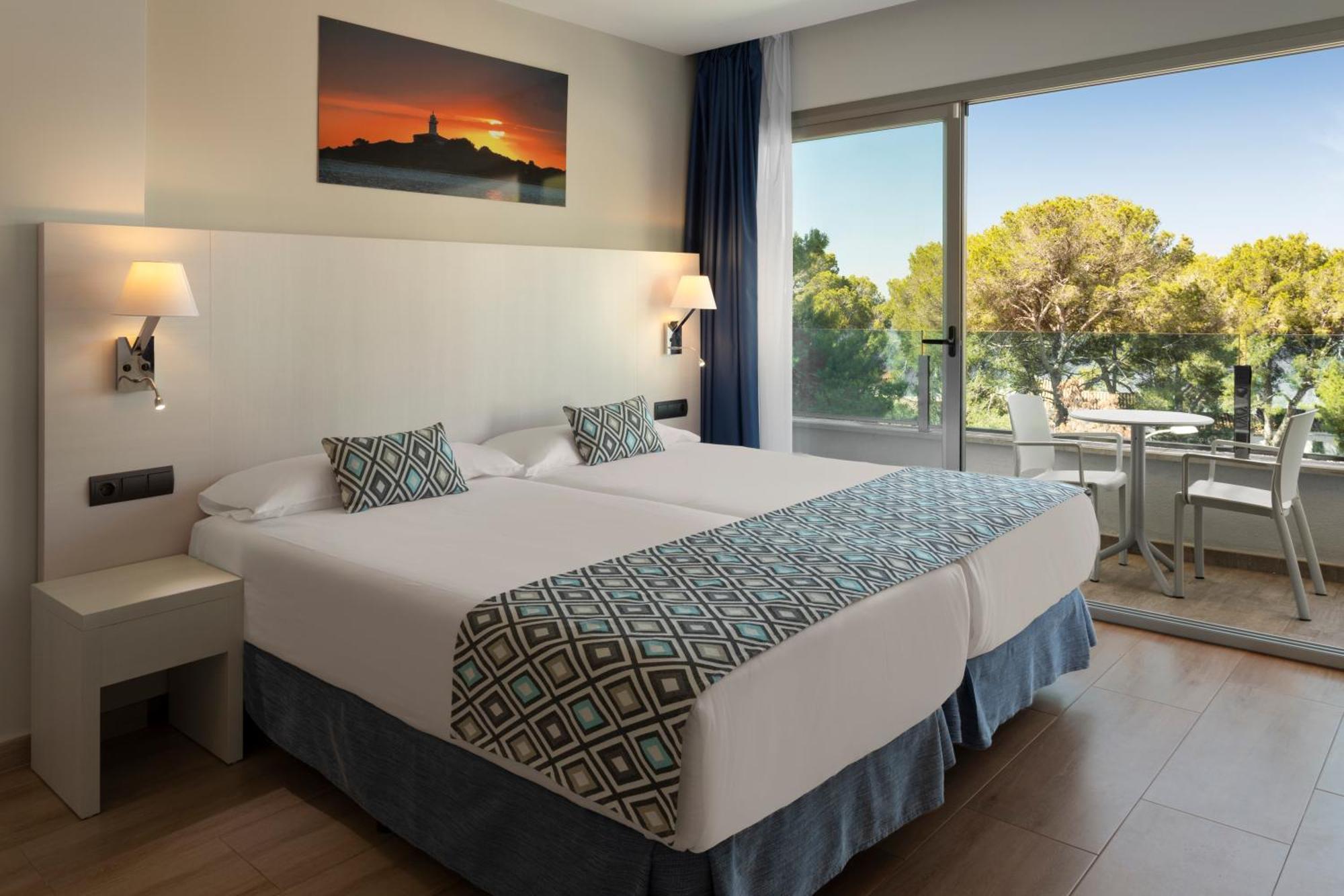 Superior Room with Side Sea View
