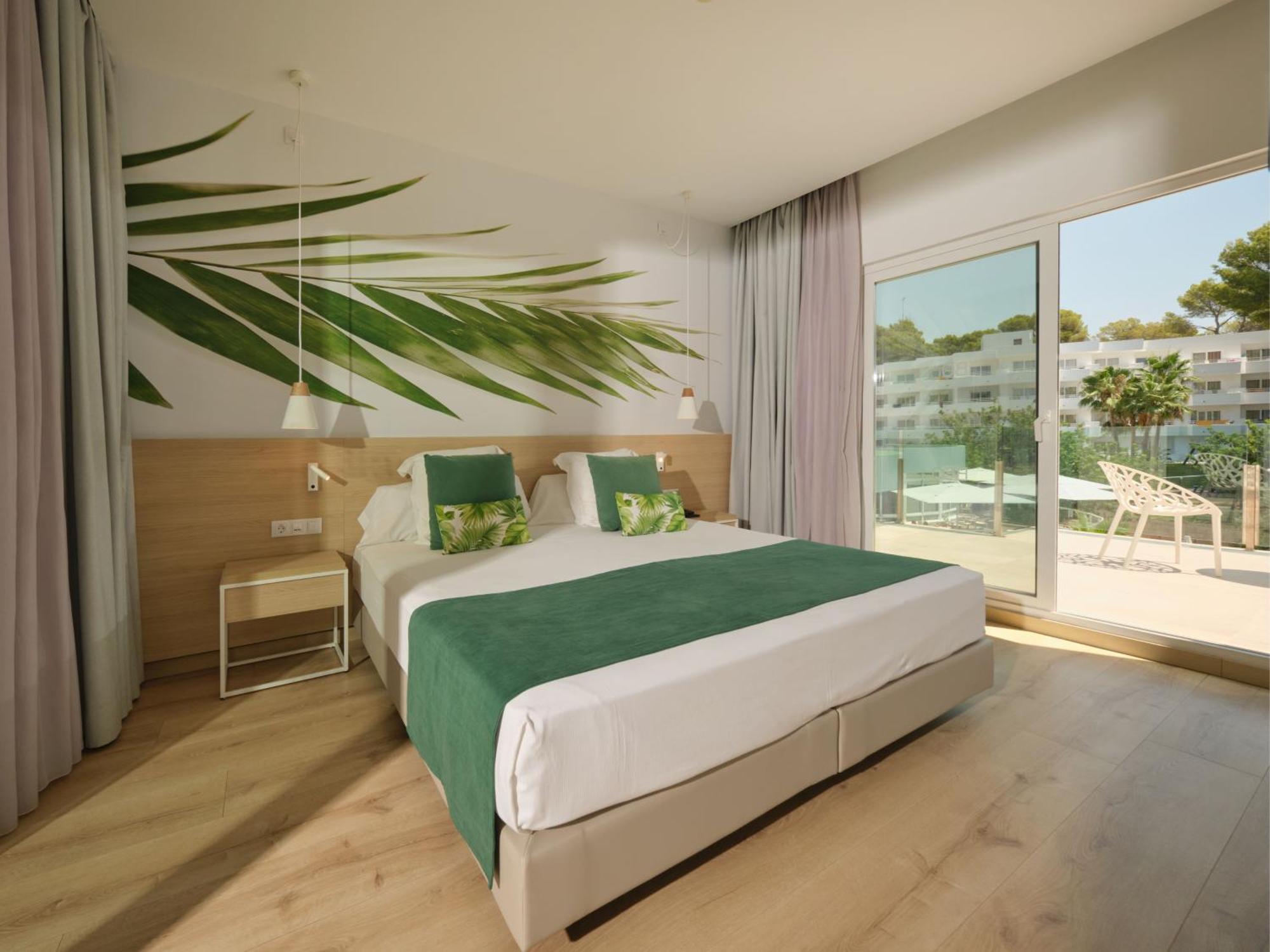 Junior Suite Pool View