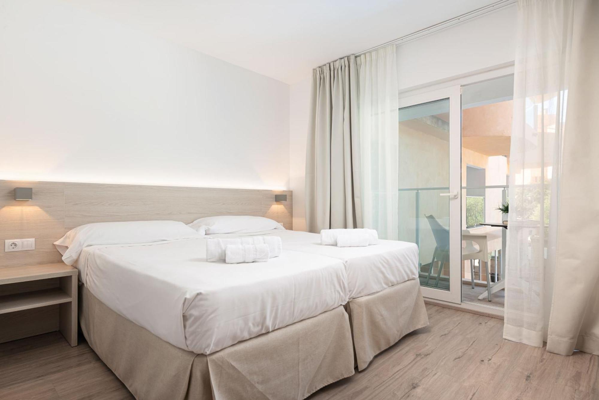 Deluxe Double Room Balcony